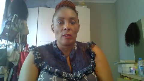 Snapshot of caramelchoc81 chatting on February 2025 12:14:02 PM candylious81 online show from February 2025 12:14:02 PM