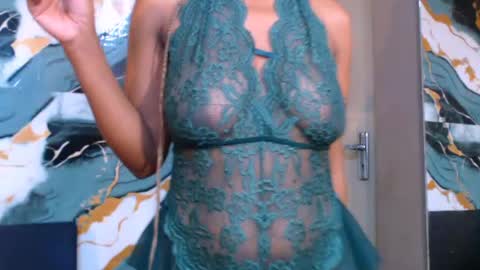 Snapshot of caramelchoco69 chatting on July 2026 12:33:01 PM caramelchoco69 online show from July 2026 12:33:01 PM