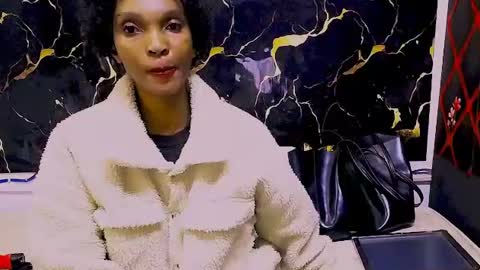 caramelminxx_ online show from June 2026 07:00:02 AM