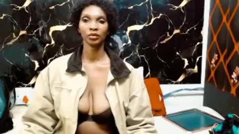 caramelminxx_ online show from June 2026 12:22:01 PM