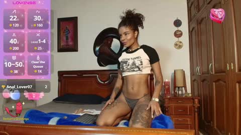 Snapshot of carameloo_06 chatting on December 2024 12:43:02 AM carolina online show from December 2024 12:43:02 AM