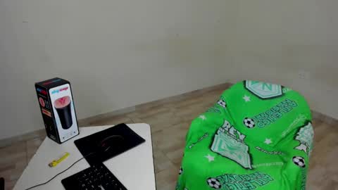 Carlos and Cristian  online show from September 2025 05:40:01 AM