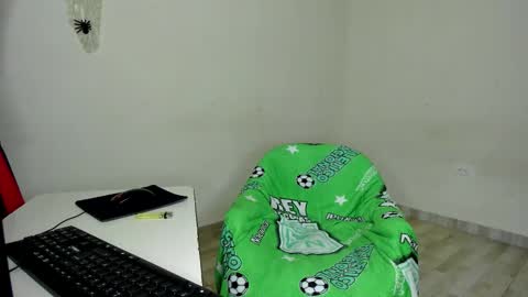 Carlos and Cristian  online show from December 2025 03:00:01 AM