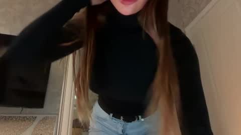 caressysiren online show from May 2026 10:48:02 PM
