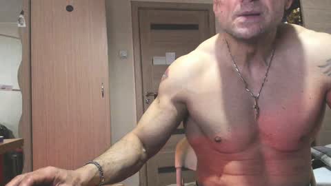 Snapshot of carin_the_body chatting on January 2025 02:04:01 AM Laz online show from January 2025 02:04:01 AM
