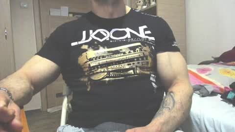 Snapshot of carin_the_body chatting on January 2025 11:23:01 PM Laz online show from January 2025 11:23:01 PM