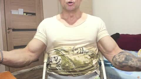 Snapshot of carin_the_body chatting on February 2025 10:35:02 AM Laz online show from February 2025 10:35:02 AM