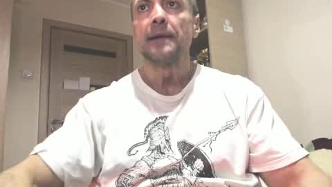 Snapshot of carin_the_body chatting on February 2025 09:52:02 PM Laz online show from February 2025 09:52:02 PM