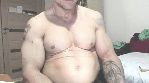 Snapshot of carin_the_body chatting on September 2025 06:19:02 PM Laz online show from September 2025 06:19:02 PM