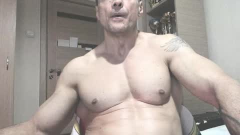 Snapshot of carin_the_body chatting on September 2025 09:25:02 PM Laz online show from September 2025 09:25:02 PM