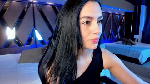 Snapshot of carina_rossi chatting on January 2025 11:33:01 AM Carina online show from January 2025 11:33:01 AM