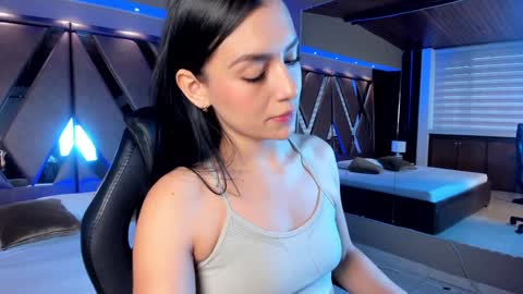 Snapshot of carina_rossi chatting on January 2025 12:07:02 PM Carina online show from January 2025 12:07:02 PM
