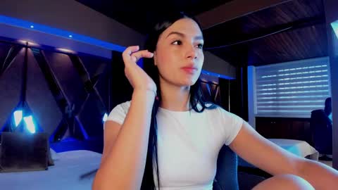 Snapshot of carina_rossi chatting on February 2025 12:24:01 PM Carina online show from February 2025 12:24:01 PM