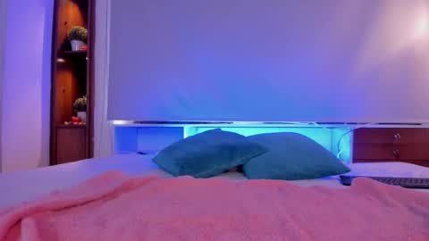 Snapshot of carina_rossi chatting on March 2025 06:00:01 PM Carina online show from March 2025 06:00:01 PM