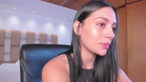 Carina online show from October 2025 12:25:01 PM