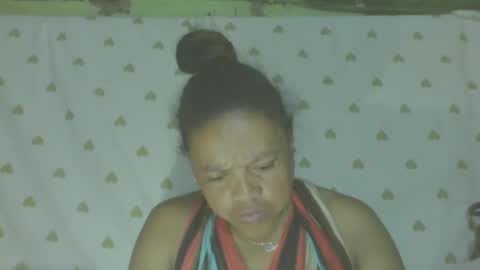 Snapshot of carinesexy69 chatting on June 2026 02:05:02 AM carinesexy69 online show from June 2026 02:05:02 AM