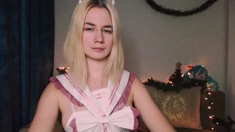 Snapshot of carinfox chatting on December 2024 01:51:01 AM Carin online show from December 2024 01:51:01 AM
