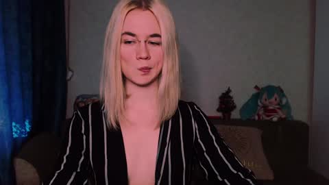 Snapshot of carinfox chatting on February 2025 10:15:02 AM Carin online show from February 2025 10:15:02 AM
