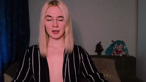 Snapshot of carinfox chatting on February 2025 09:40:02 AM Carin online show from February 2025 09:40:02 AM