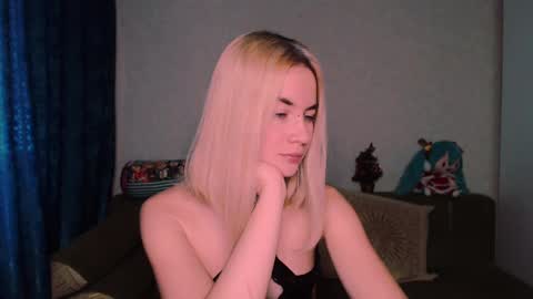 Snapshot of carinfox chatting on March 2025 05:35:02 AM Carin online show from March 2025 05:35:02 AM