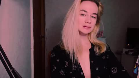 Snapshot of carinfox chatting on September 2025 03:41:02 AM Carin online show from September 2025 03:41:02 AM