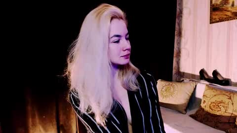 Carin online show from November 2025 04:34:02 AM