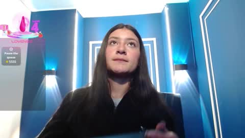 Snapshot of caritoluna_ chatting on November 2025 04:01:02 AM Carito online show from November 2025 04:01:02 AM