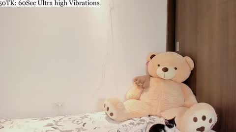 Snapshot of carla_adamss chatting on September 2025 02:05:01 AM Carla online show from September 2025 02:05:01 AM