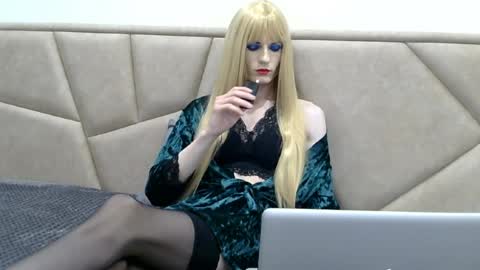 sexy online show from June 2026 10:05:02 PM