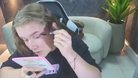 Carla  online show from October 2025 12:59:01 PM