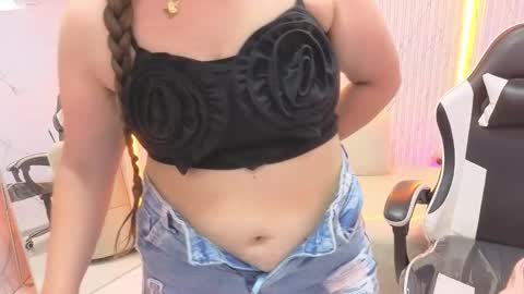 Carla  online show from November 2025 01:11:01 PM