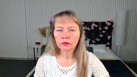 Carla Vogue online show from November 2025 03:05:01 AM