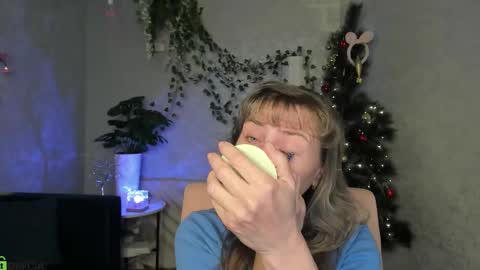 Carla Vogue online show from December 2025 02:50:01 AM