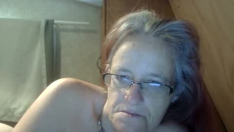 carleeswoman08 online show from May 2026 12:24:02 PM