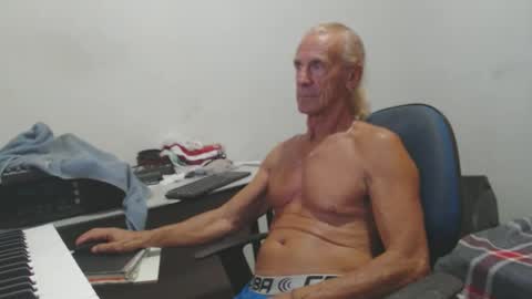 carlos online show from April 2026 04:43:02 AM