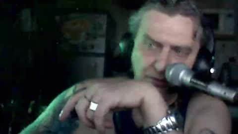 carlos712009 online show from April 2026 07:44:01 AM
