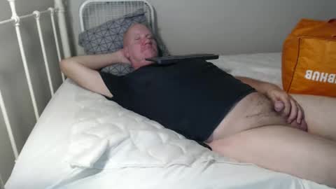 carlos_bangs online show from October 2025 06:39:02 PM