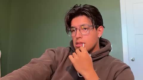 carlosjosecb2 online show from December 2025 04:23:02 PM