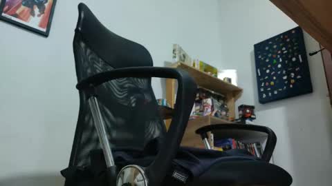 Snapshot of carlostraboo chatting on November 2025 06:12:01 AM Carlostraboo on of online show from November 2025 06:12:01 AM