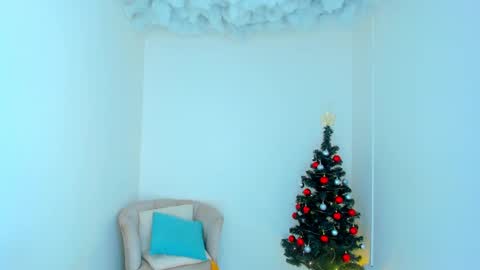 Snapshot of carlota_peach chatting on December 2024 03:26:01 PM Andrea online show from December 2024 03:26:01 PM