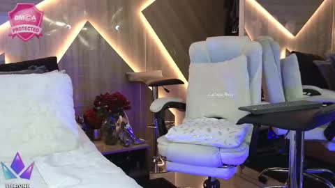 Snapshot of carlotta_ricci chatting on February 2025 04:40:02 AM Carla Carla I am sensual goddes and i was born for loveworshipping and enjoyment. online show from February 2025 04:40:02 AM
