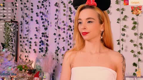 Snapshot of carlymilton chatting on December 2024 12:11:01 AM Carly online show from December 2024 12:11:01 AM