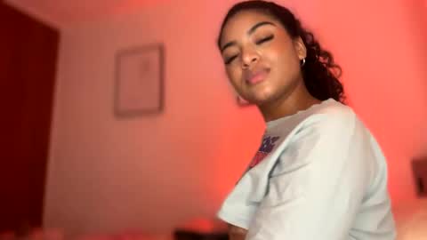 Snapshot of carlymonroee_ chatting on February 2025 04:26:02 AM Littlecarly online show from February 2025 04:26:02 AM