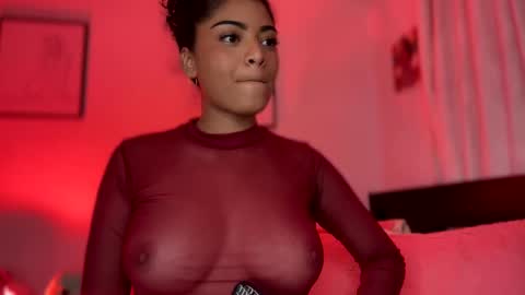 Snapshot of carlymonroee_ chatting on March 2025 02:50:01 AM Littlecarly online show from March 2025 02:50:01 AM