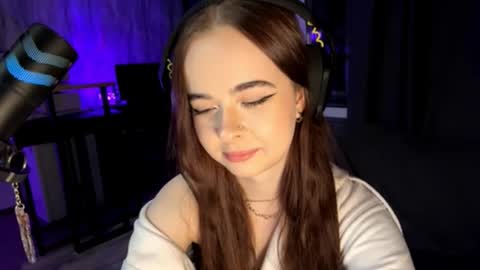 Snapshot of carmellacarrico chatting on October 2025 04:18:01 PM Rin online show from October 2025 04:18:01 PM
