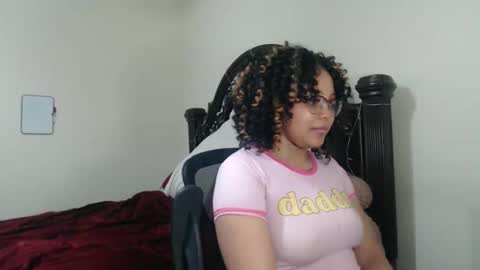 Snapshot of carmellovekisses chatting on December 2025 12:29:01 AM CARAMEL xoxo online show from December 2025 12:29:01 AM