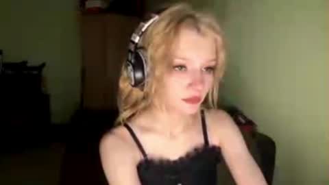 Snapshot of carmenlavelli chatting on June 2026 11:52:01 PM Elina online show from June 2026 11:52:01 PM