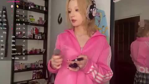 Snapshot of carmenlavelli chatting on June 2026 09:41:01 PM Elina online show from June 2026 09:41:01 PM