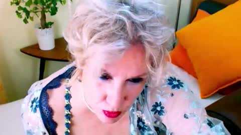 Snapshot of carmenrossi chatting on October 2025 07:29:01 AM Carmen online show from October 2025 07:29:01 AM