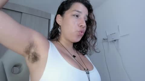 carmesix__ online show from May 2026 01:40:02 PM